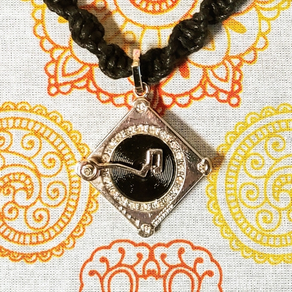 New✨Turntable DJ Necklace - Picture 6 of 6